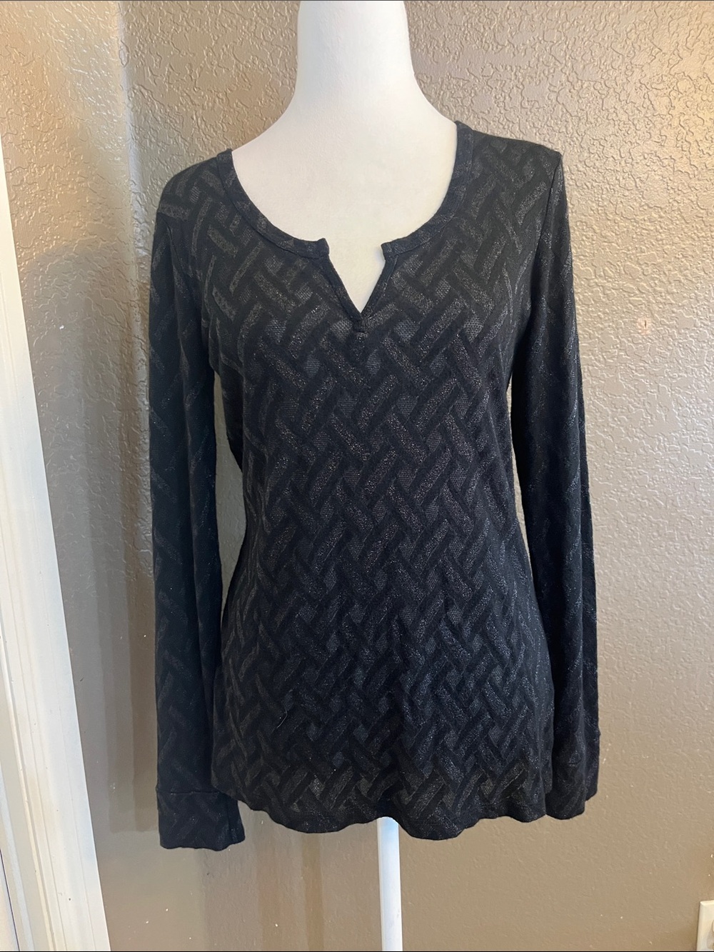 BKE Black Long-Sleeve Notch-Neck Top